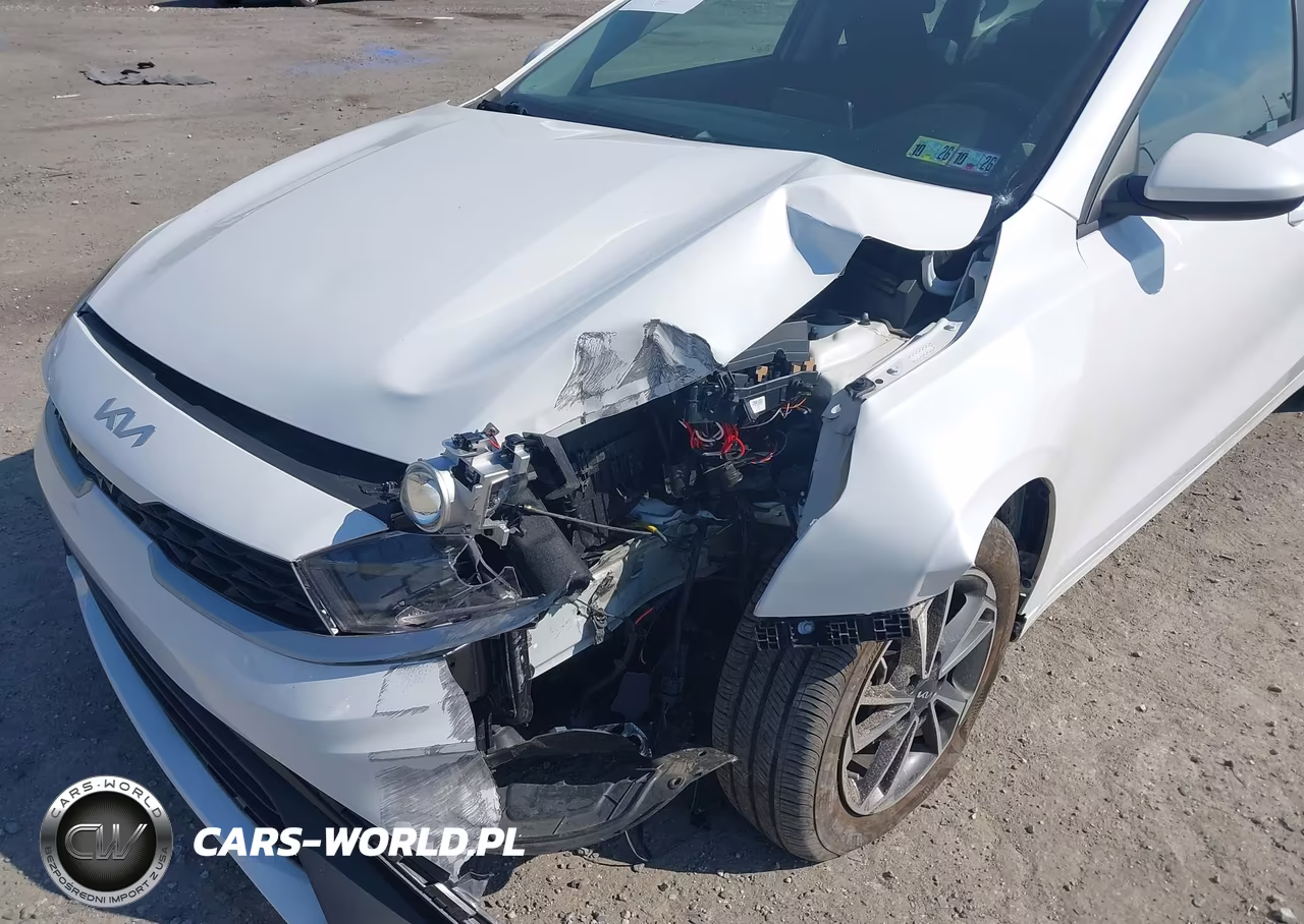 2023 Kia Forte Lxs VIN:3KPF24AD8PE590642 - 6
