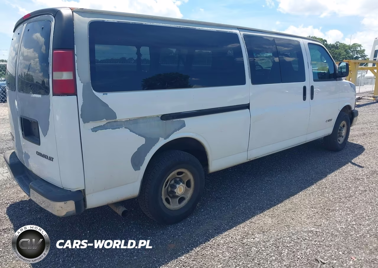 2005 Chevrolet Express VIN:1GAHG39U951103529 - 4