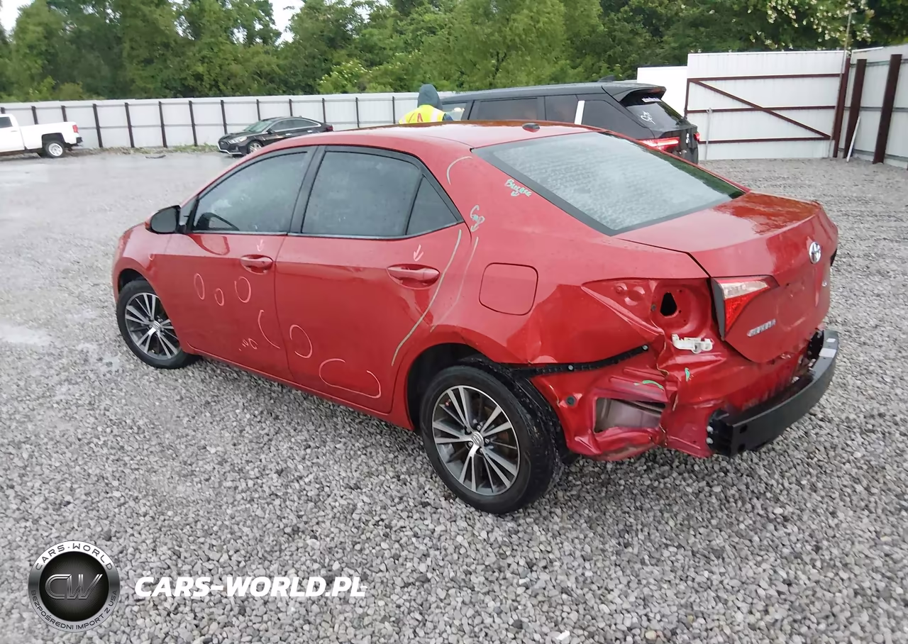 2018 Toyota Corolla Le VIN:2T1BURHE3JC041568 - 3