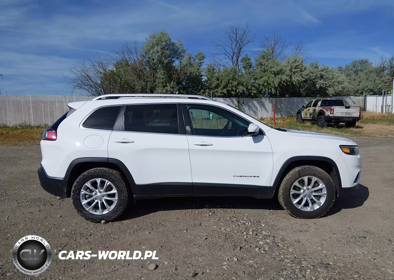 2019 Jeep Cherokee Latitude 4X4 VIN:1C4PJMCBXKD444935 - 13