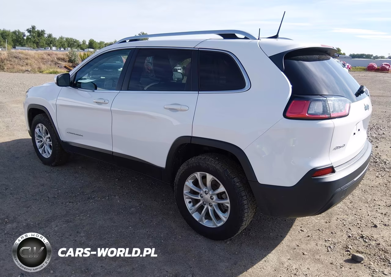 2019 Jeep Cherokee Latitude 4X4 VIN:1C4PJMCBXKD444935 - 3