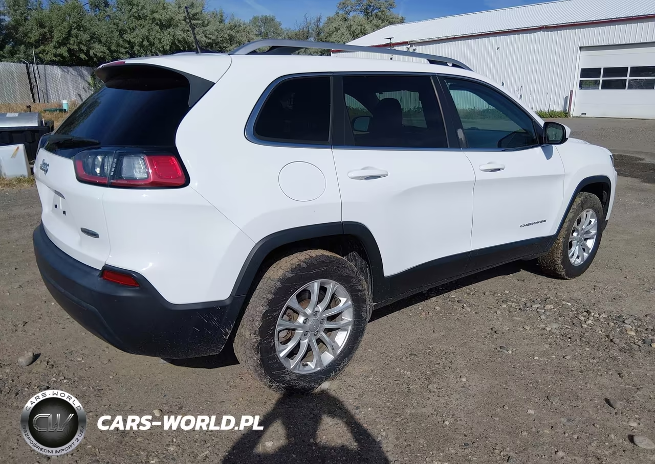 2019 Jeep Cherokee Latitude 4X4 VIN:1C4PJMCBXKD444935 - 4
