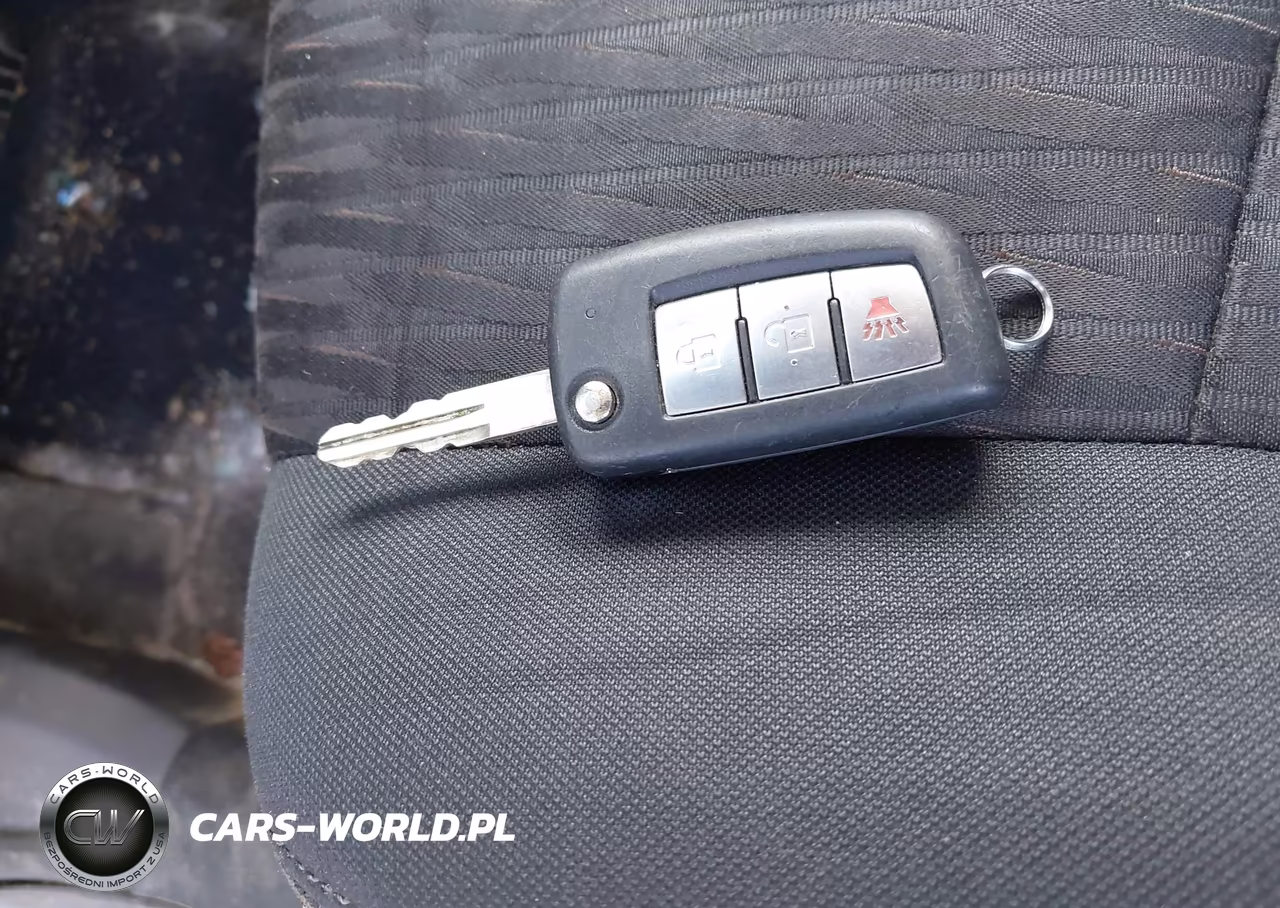 2019 Nissan Rogue S VIN:5N1AT2MVXKC743159 - 11