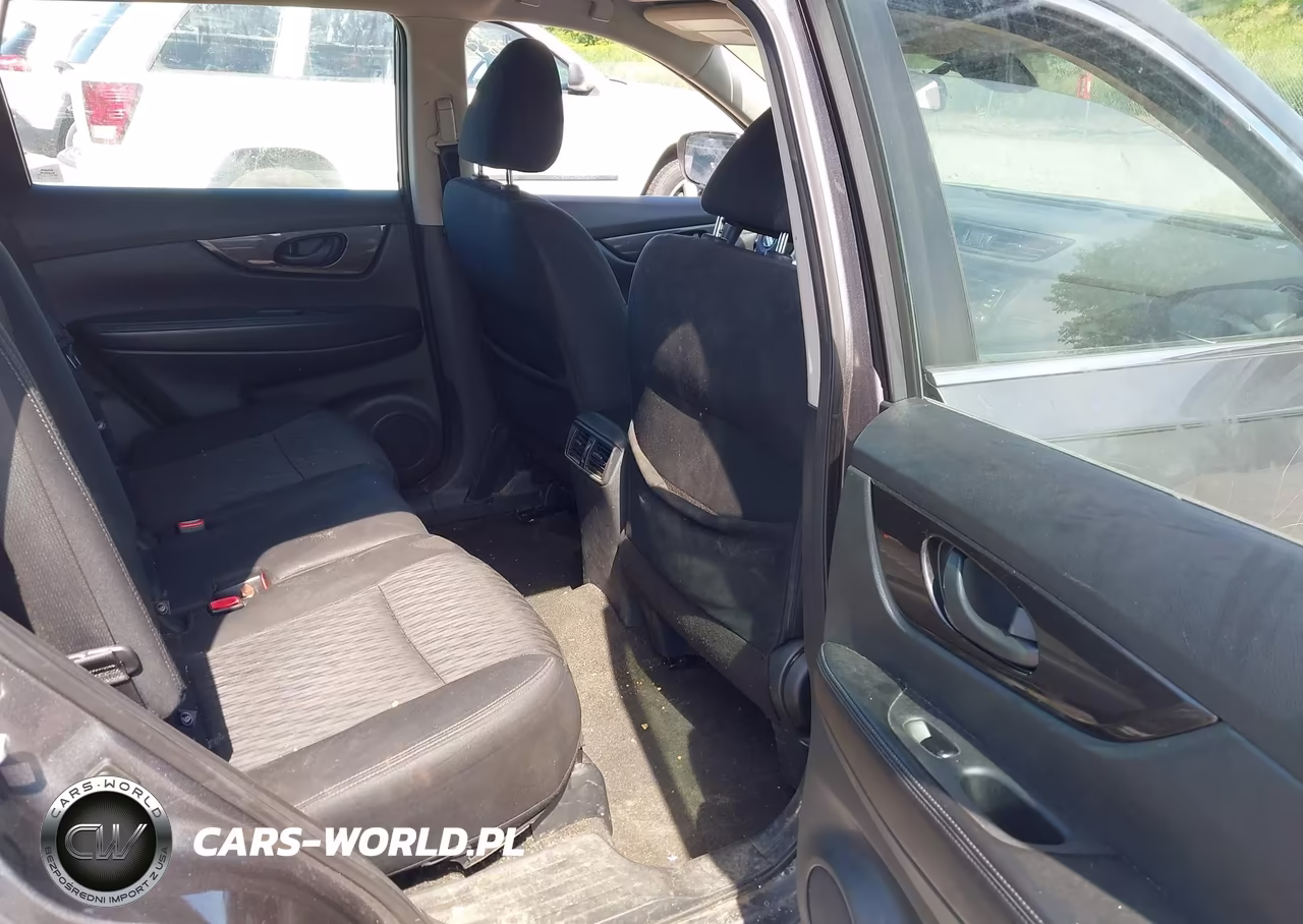 2019 Nissan Rogue S VIN:5N1AT2MVXKC743159 - 8