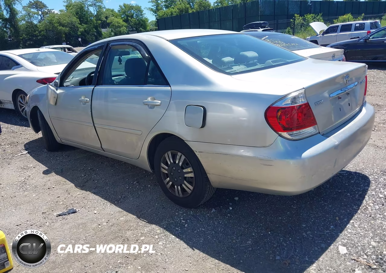 2005 Toyota Camry Le VIN:4T1BE30K65U077657 - 3