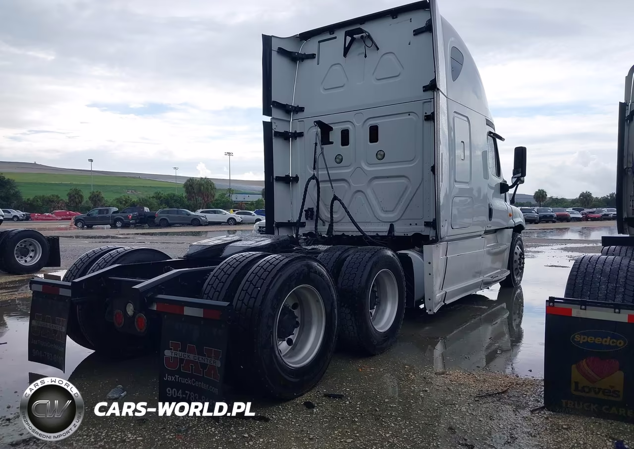 2017 Freightliner Cascadia 125 VIN:3AKJGLDR5HSHJ4226 - 4
