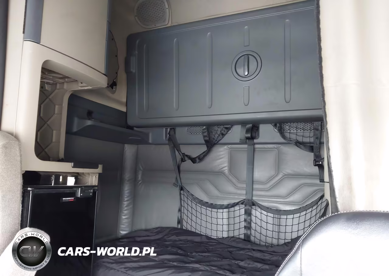 2017 Freightliner Cascadia 125 VIN:3AKJGLDR5HSHJ4226 - 6