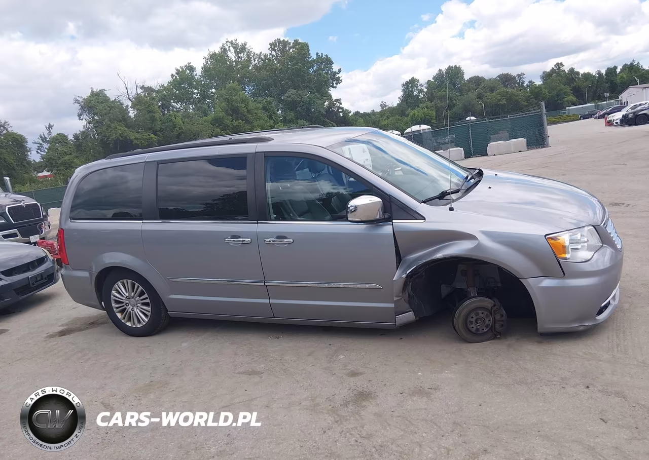 2015 Chrysler Town & Country Touring-L VIN:2C4RC1CG7FR727650 - 13
