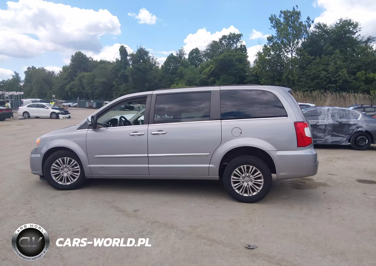 2015 Chrysler Town & Country Touring-L VIN:2C4RC1CG7FR727650 - 14