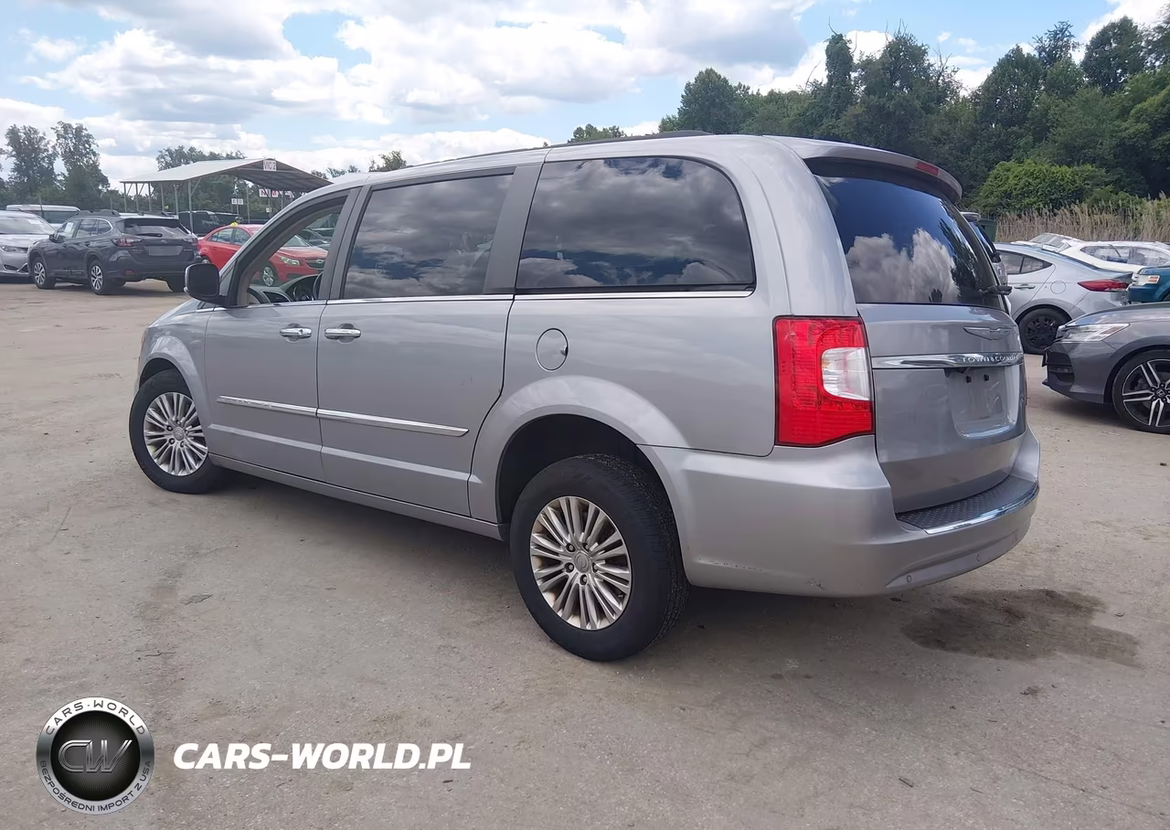 2015 Chrysler Town & Country Touring-L VIN:2C4RC1CG7FR727650 - 3