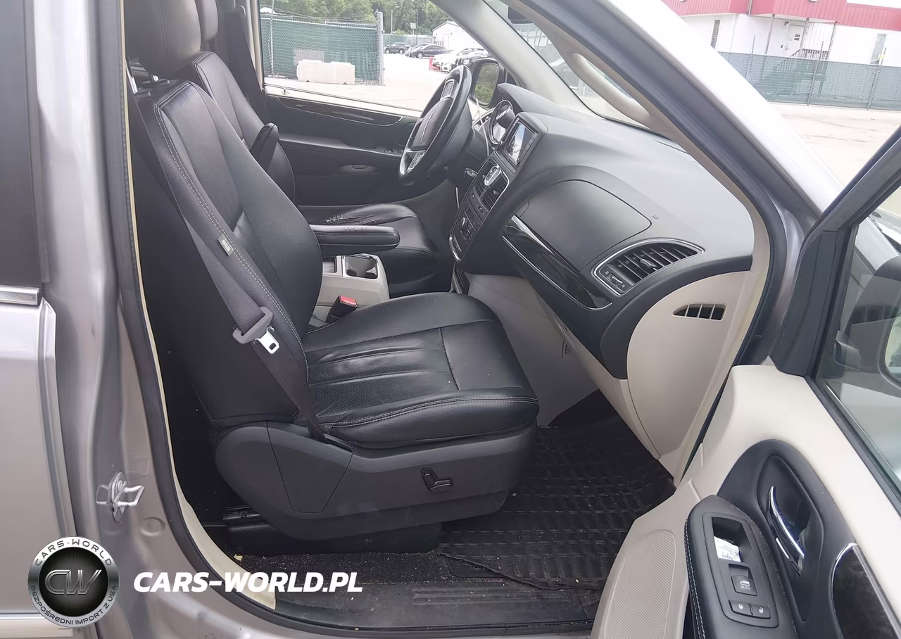 2015 Chrysler Town & Country Touring-L VIN:2C4RC1CG7FR727650 - 5