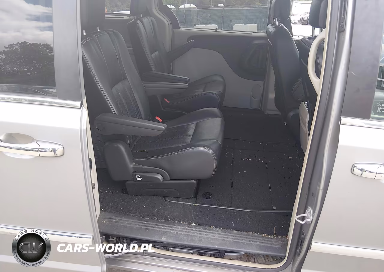 2015 Chrysler Town & Country Touring-L VIN:2C4RC1CG7FR727650 - 8