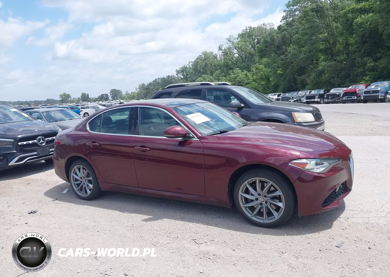 2017 Alfa Romeo Giulia Ti Awd VIN:ZARFAEEN9H7558012 - 13