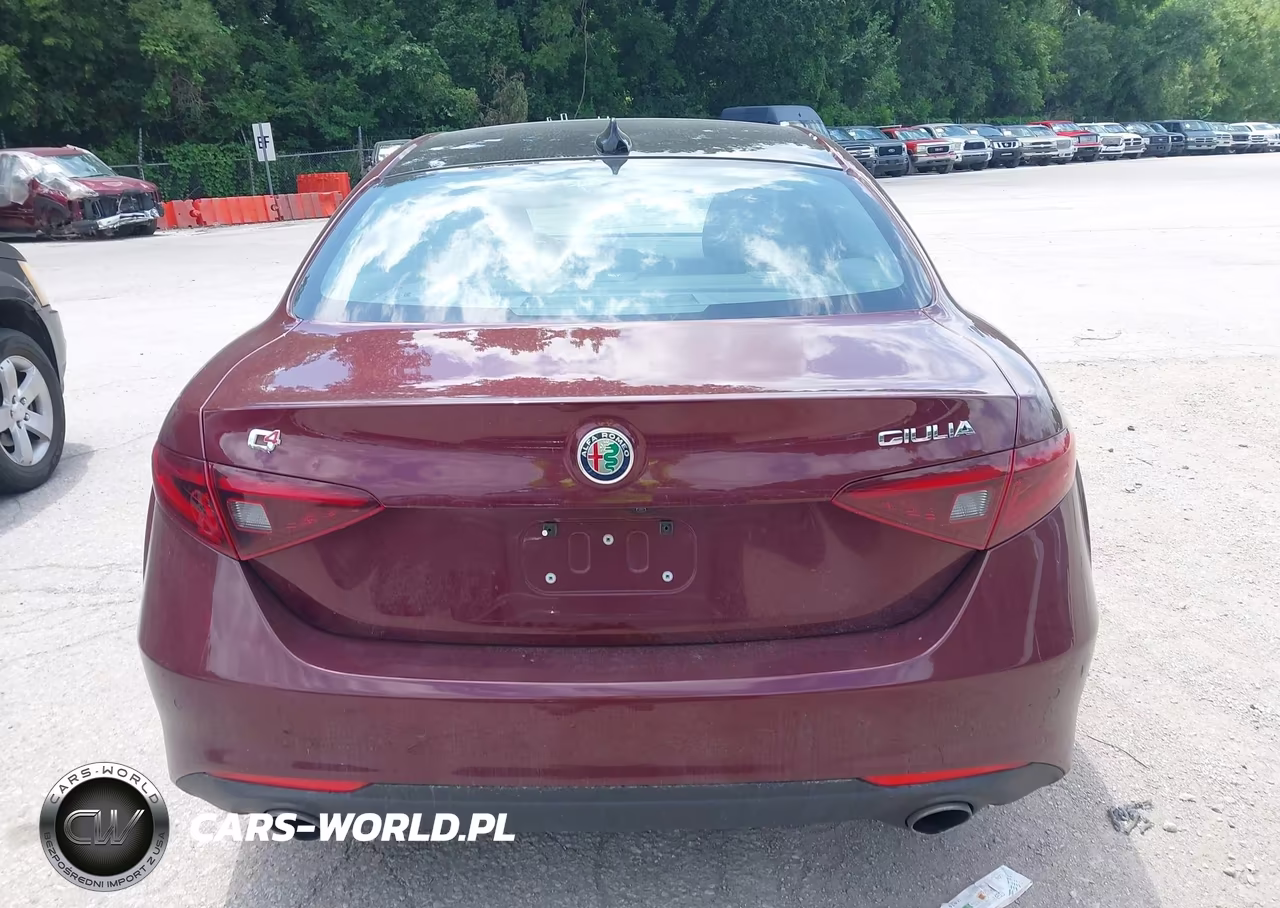 2017 Alfa Romeo Giulia Ti Awd VIN:ZARFAEEN9H7558012 - 16