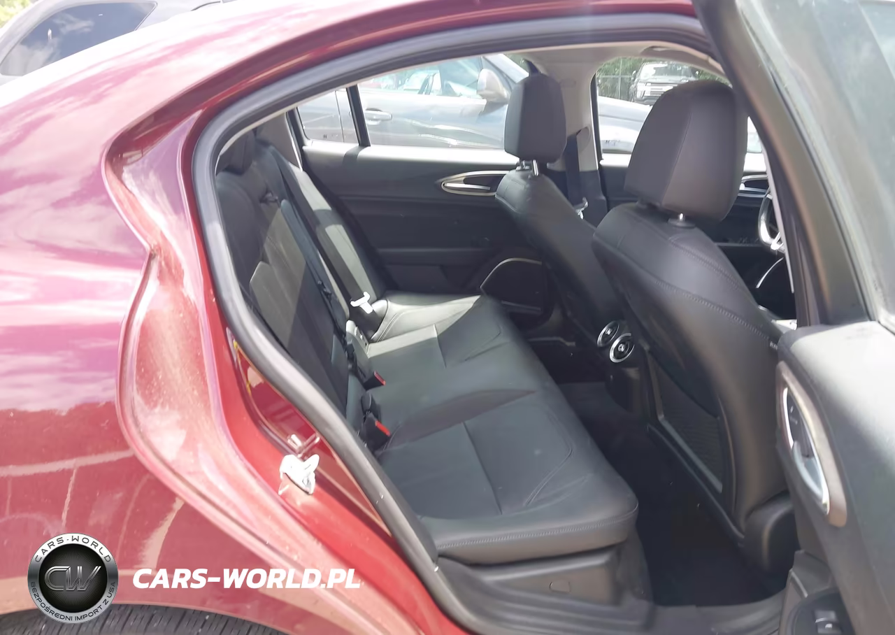 2017 Alfa Romeo Giulia Ti Awd VIN:ZARFAEEN9H7558012 - 8