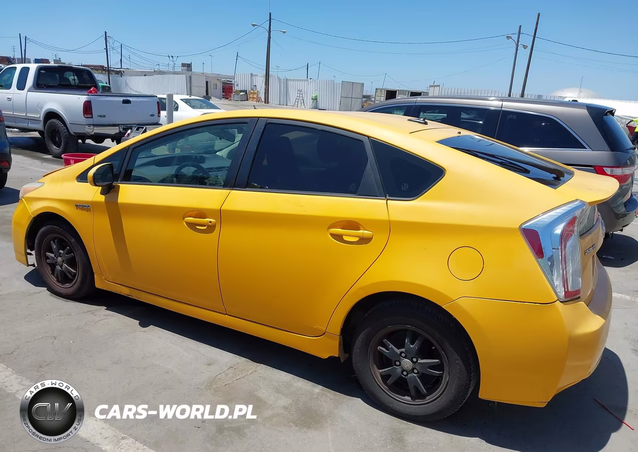 2014 Toyota Prius Three VIN:JTDKN3DU8E1768397 - 13