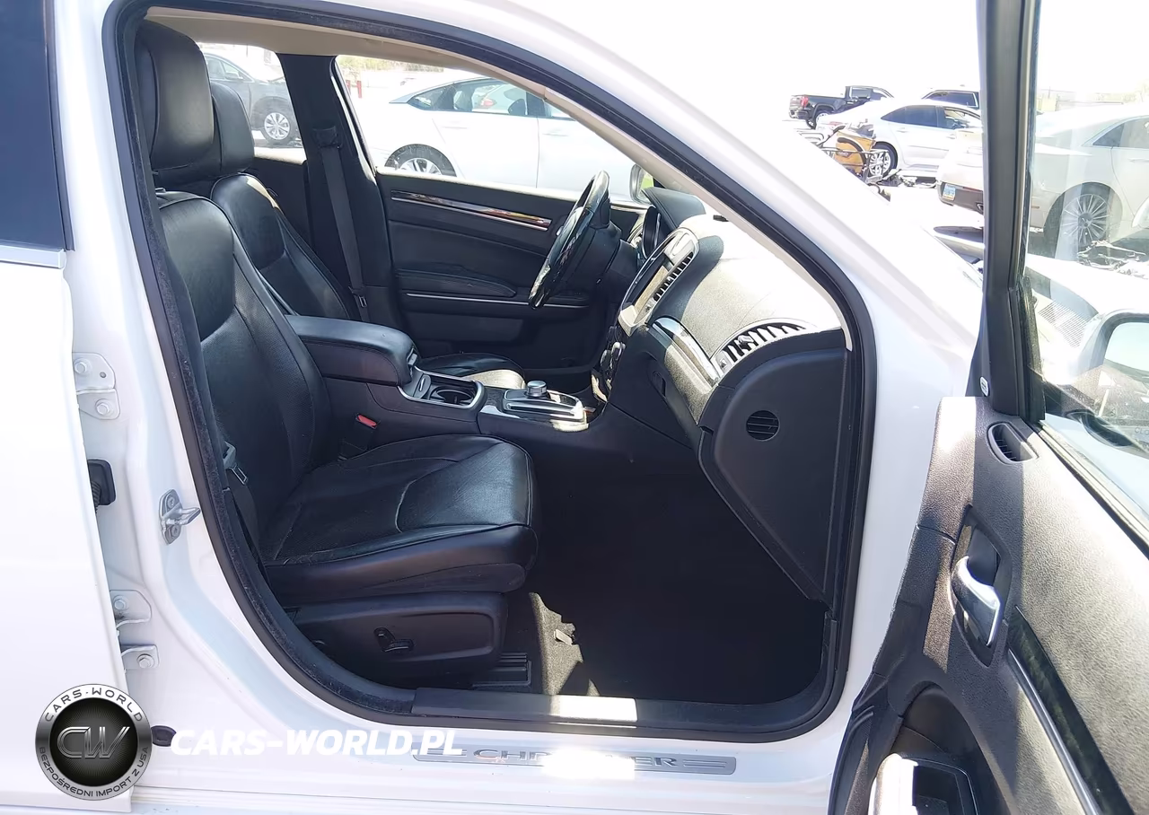 2020 Chrysler 300 Limited VIN:2C3CCAEG4LH108786 - 5