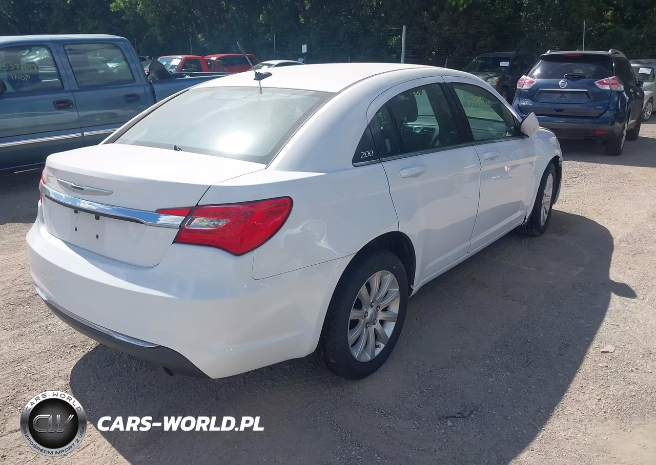 2013 Chrysler 200 Touring VIN:1C3CCBBB2DN739222 - 4