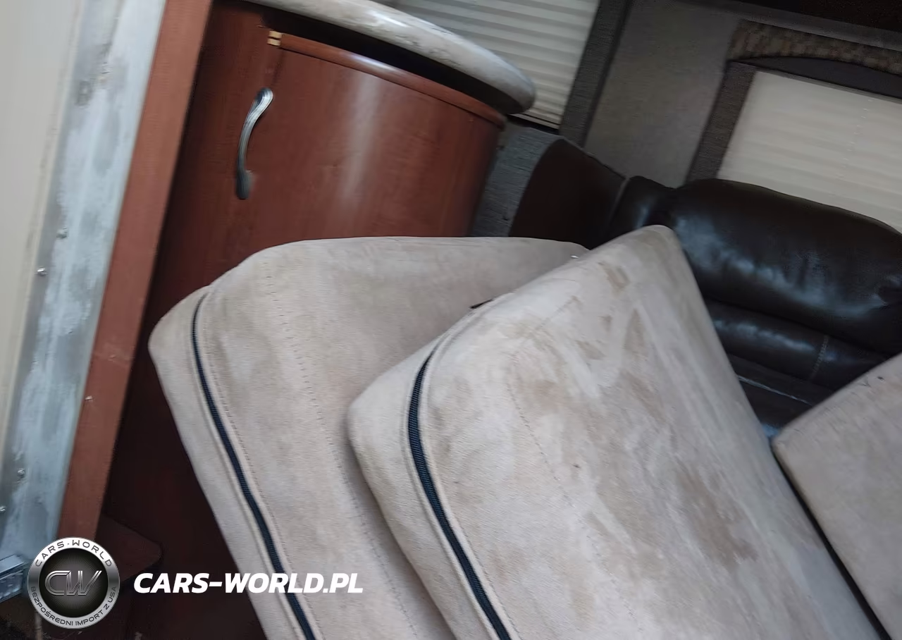 2015 Winnebago Other VIN:54CA11321F1E11224 - 12