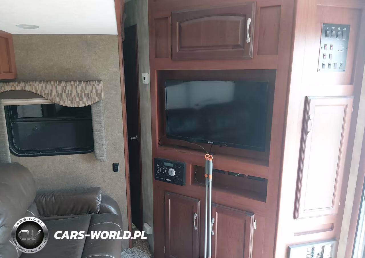 2015 Winnebago Other VIN:54CA11321F1E11224 - 7