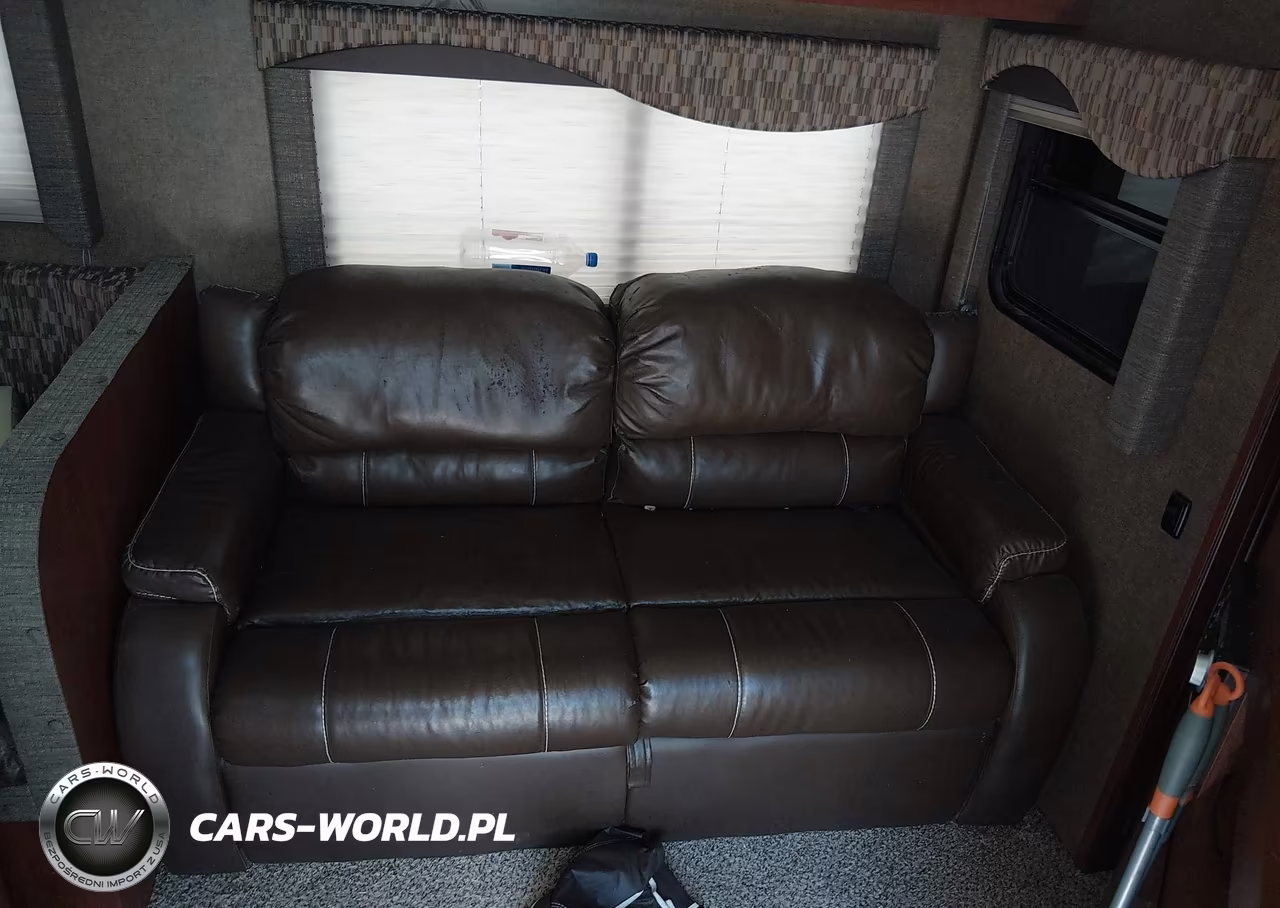 2015 Winnebago Other VIN:54CA11321F1E11224 - 8