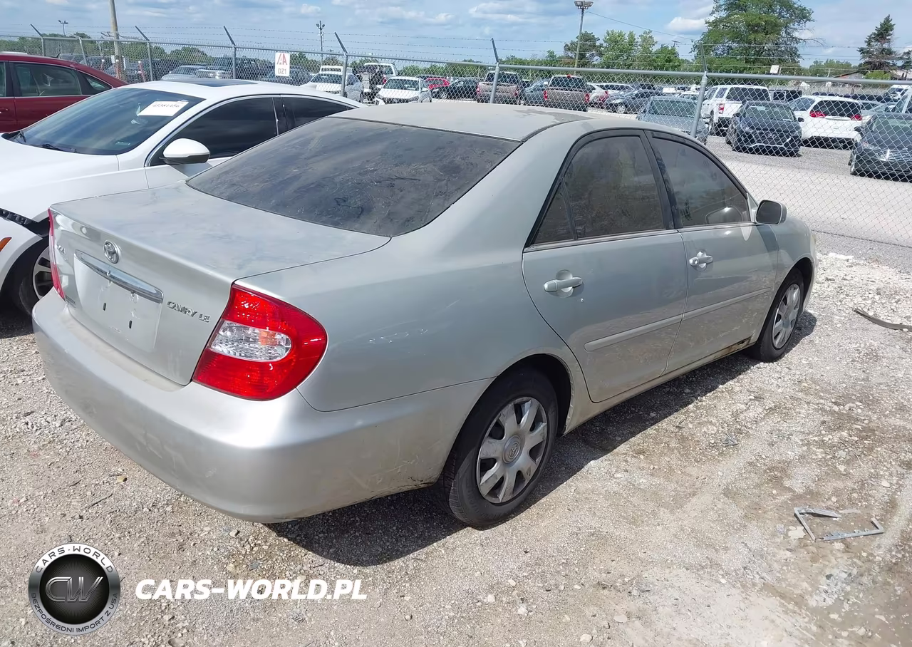 2003 Toyota Camry Le VIN:4T1BE32K33U697019 - 4