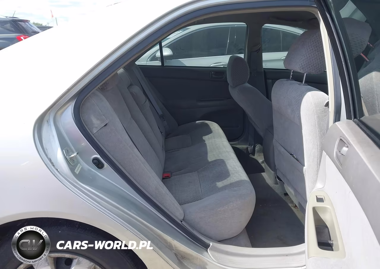 2003 Toyota Camry Le VIN:4T1BE32K33U697019 - 8