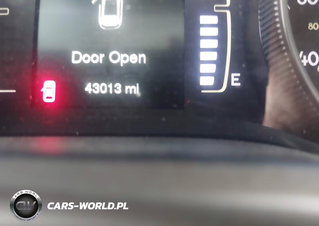 2016 Jeep Cherokee Sport VIN:1C4PJLABXGW222646 - 15