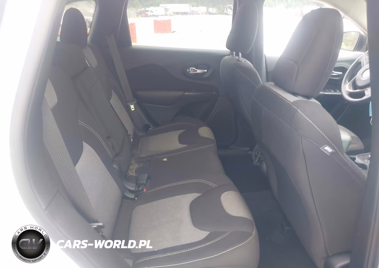2016 Jeep Cherokee Sport VIN:1C4PJLABXGW222646 - 8