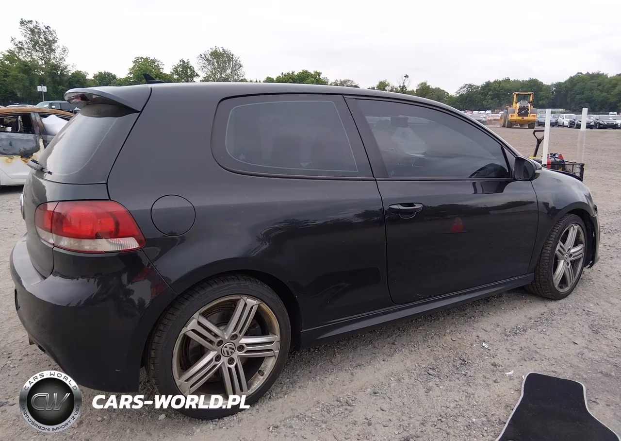 2013 Volkswagen Golf R 2-Door VIN:WVWRF7AJ4DW061571 - 4