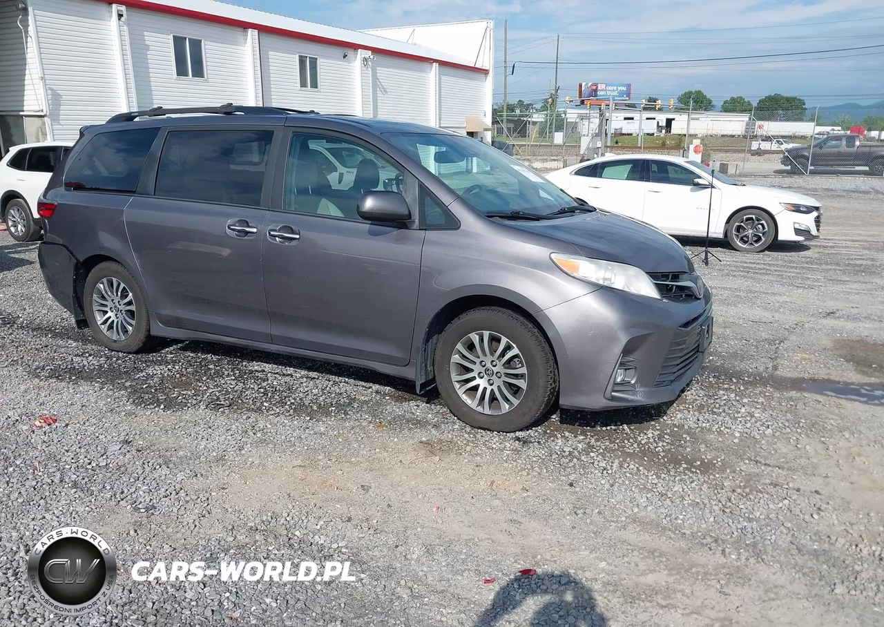 2020 Toyota Sienna Xle