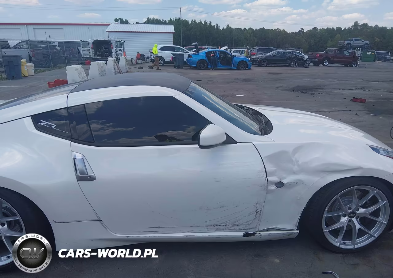 2011 Nissan 370Z VIN:JN1AZ4EH1BM553870 - 6