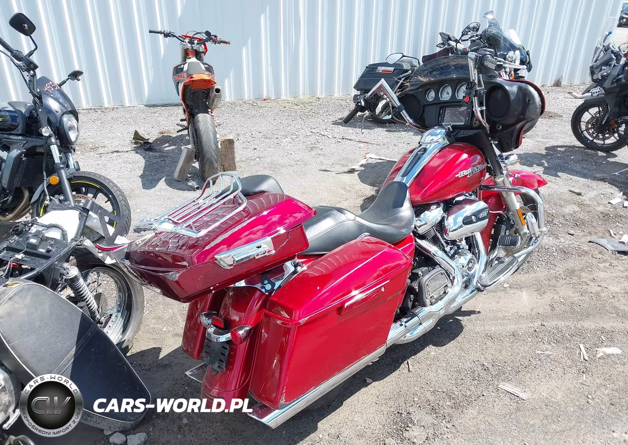 2018 Harley-Davidson Flhx Street Glide VIN:1HD1KBC13JB641436 - 4