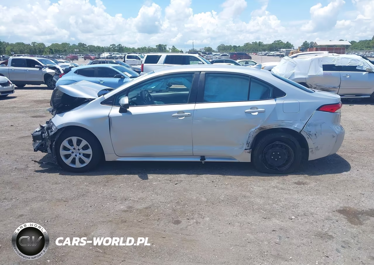 2022 Toyota Corolla Le VIN:5YFEPMAE0NP369747 - 13