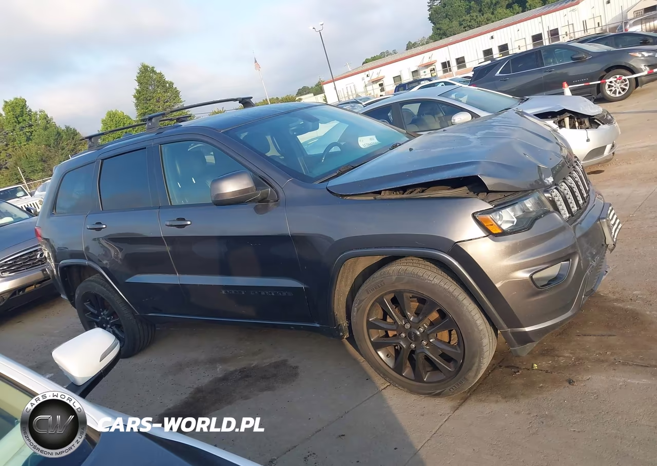 2017 Jeep Grand Cherokee Altitude 4X4 VIN:1C4RJFAG1HC938327 - 13