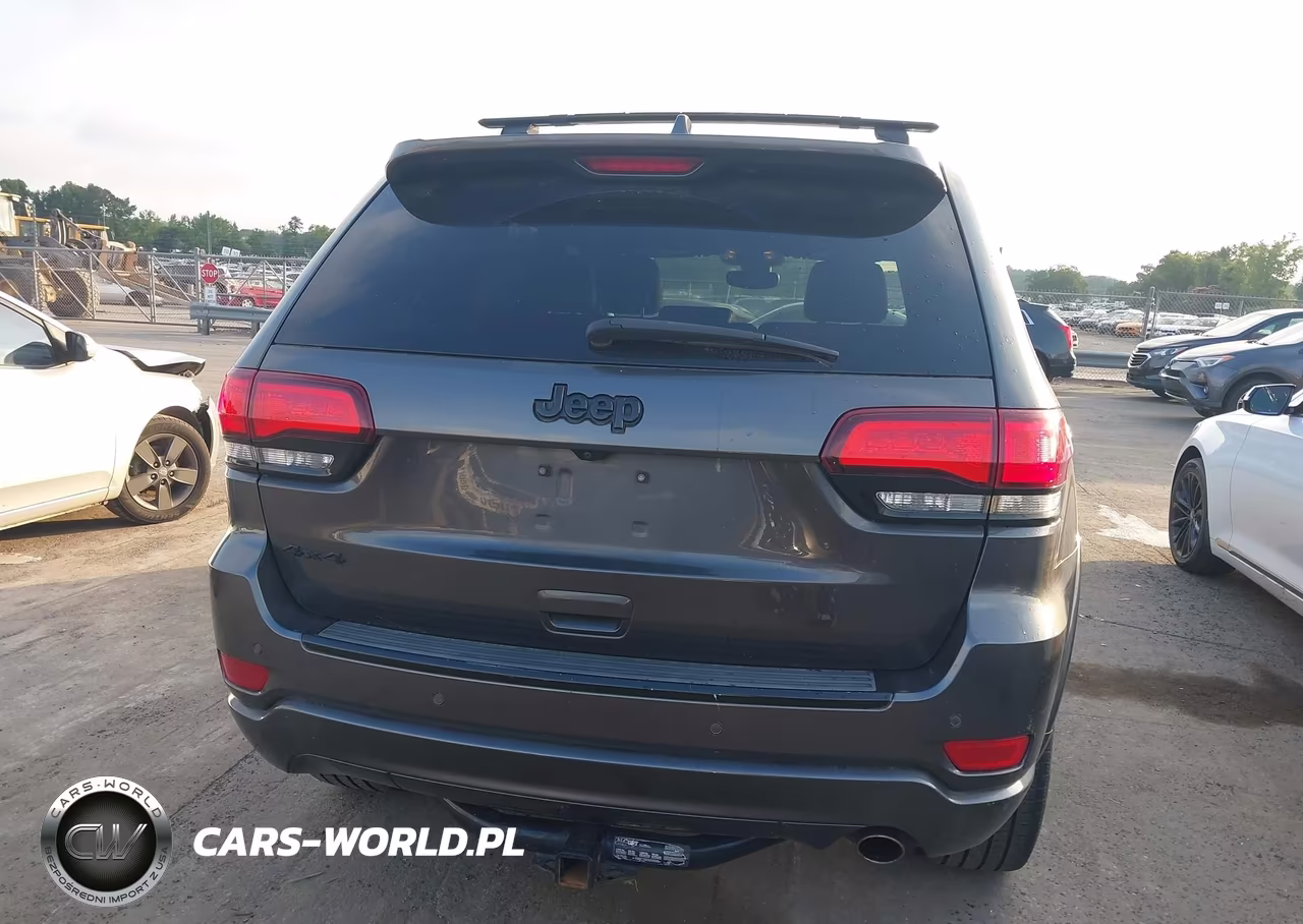 2017 Jeep Grand Cherokee Altitude 4X4 VIN:1C4RJFAG1HC938327 - 16