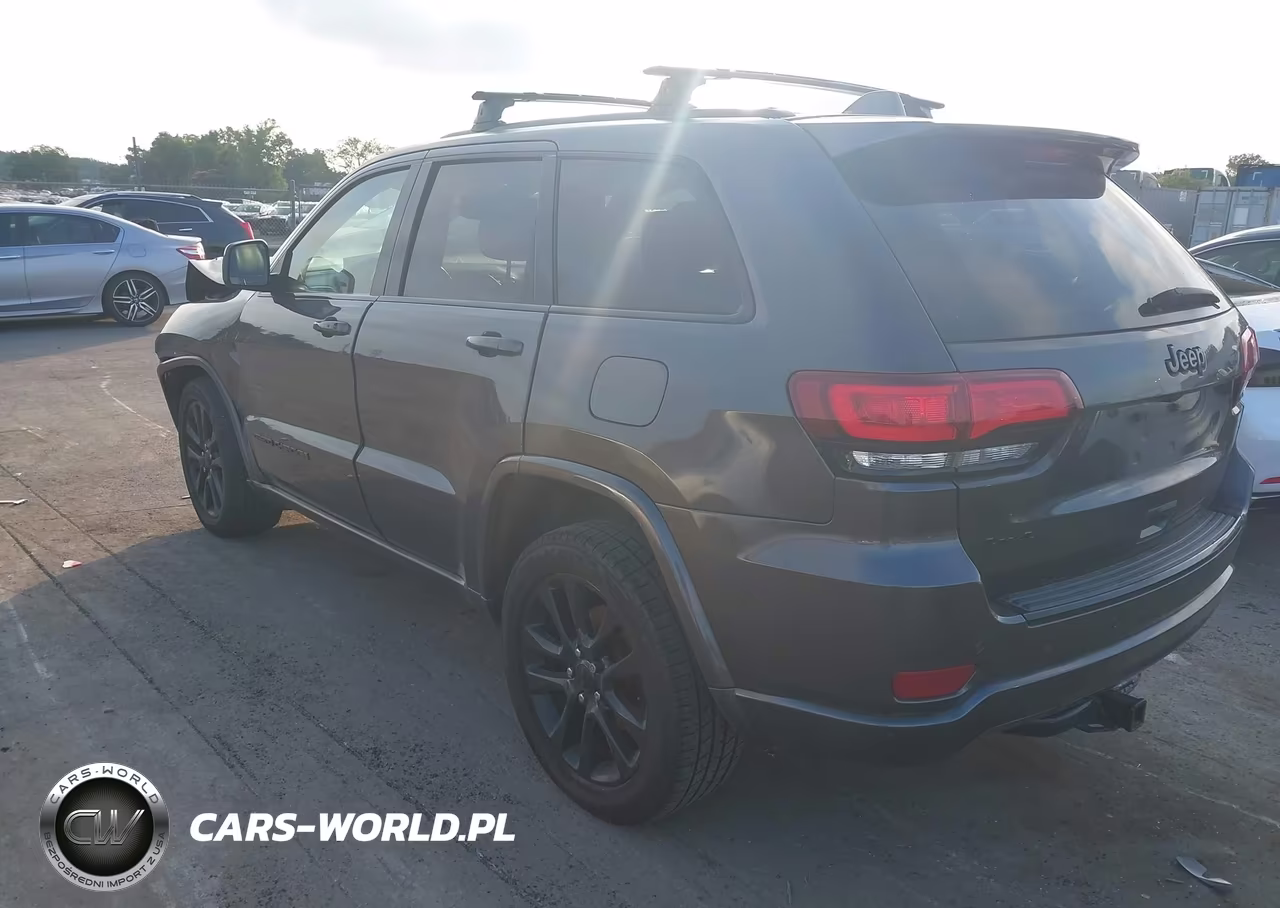 2017 Jeep Grand Cherokee Altitude 4X4 VIN:1C4RJFAG1HC938327 - 3