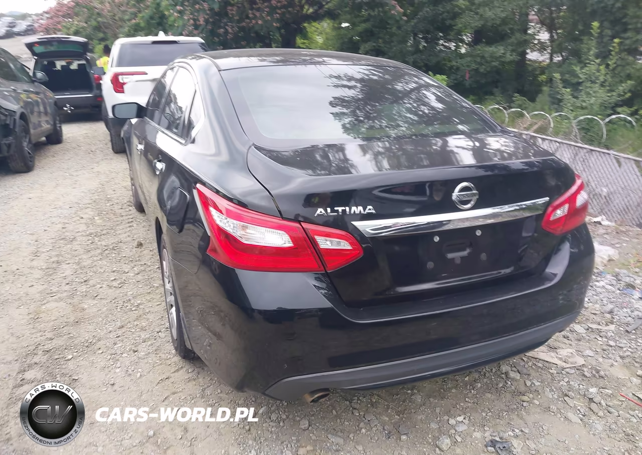 2017 Nissan Altima 2.5 S VIN:1N4AL3AP1HN360147 - 3