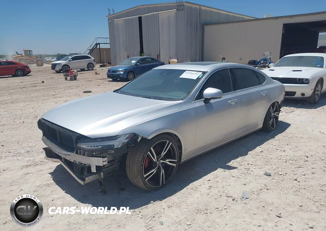 2018 Volvo S90 T5 Momentum VIN:LVY982AK3JP021051 - 2
