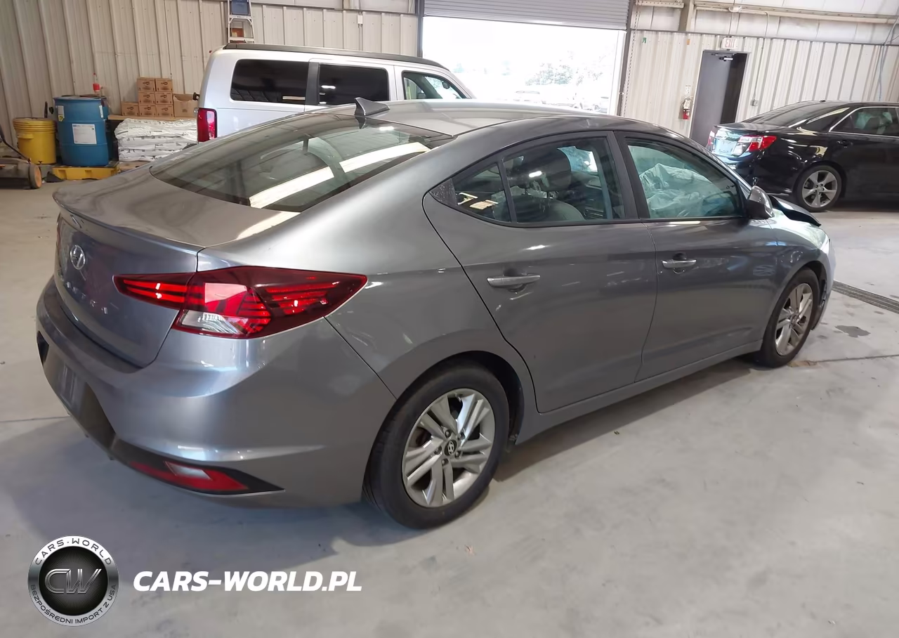 2019 Hyundai Elantra Sel VIN:5NPD84LF4KH432016 - 4