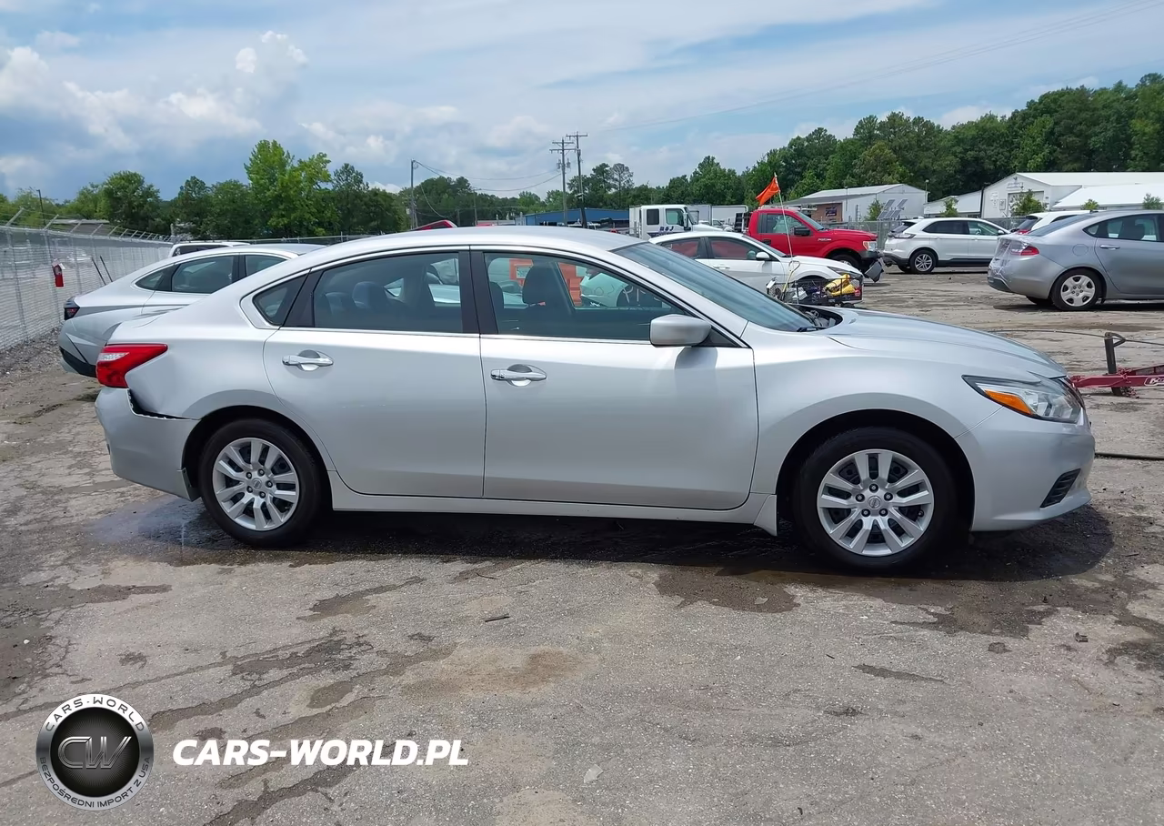 2017 Nissan Altima 2.5 S VIN:1N4AL3AP4HN327112 - 13