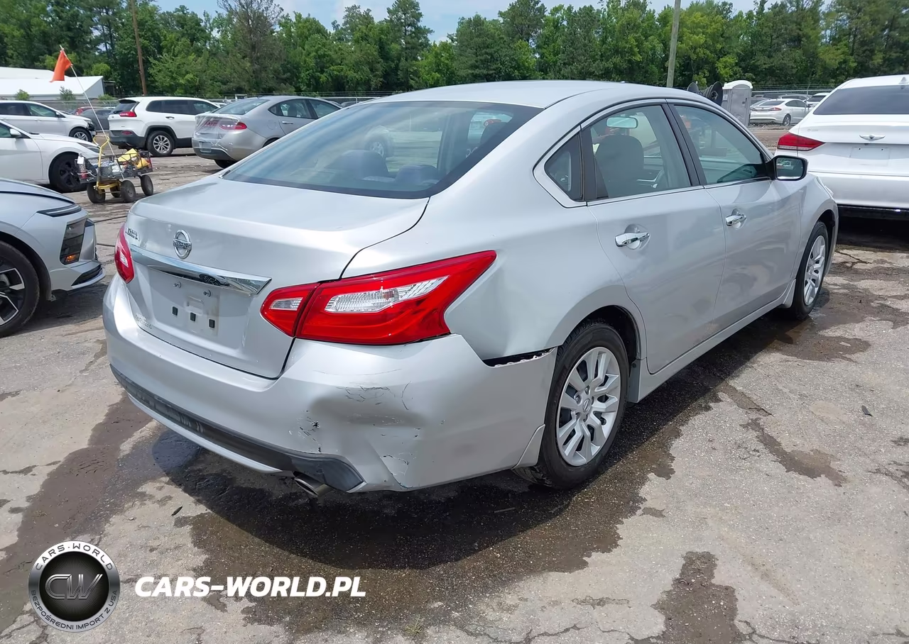 2017 Nissan Altima 2.5 S VIN:1N4AL3AP4HN327112 - 4