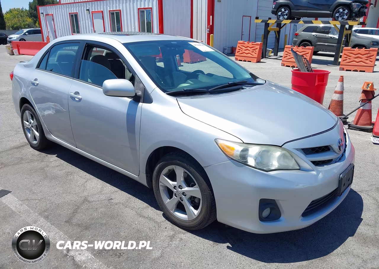2012 Toyota Corolla Le – zdjęcie 1 z 18