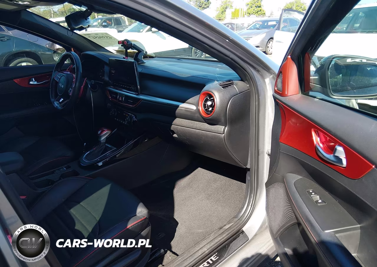 2022 Kia Forte Gt VIN:3KPF44AC2NE473217 - 5
