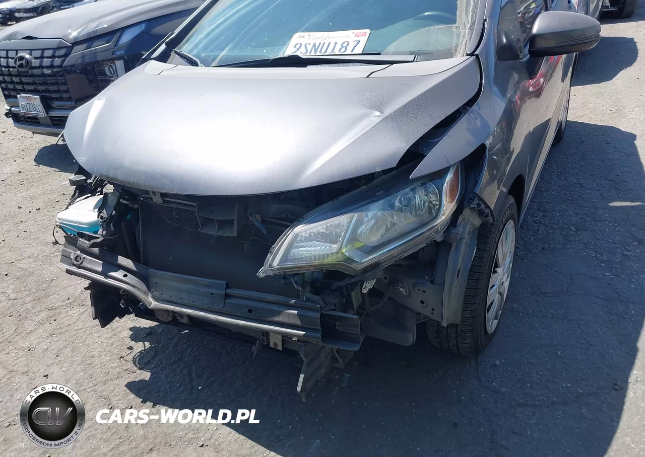 2015 Honda Fit Lx VIN:3HGGK5H52FM705878 - 6