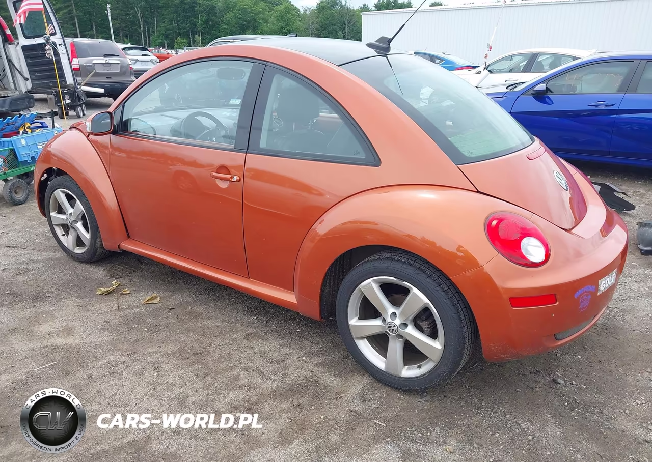 2010 Volkswagen New Beetle 2.5L Red Rock Edition VIN:3VWPG3AG7AM034634 - 3