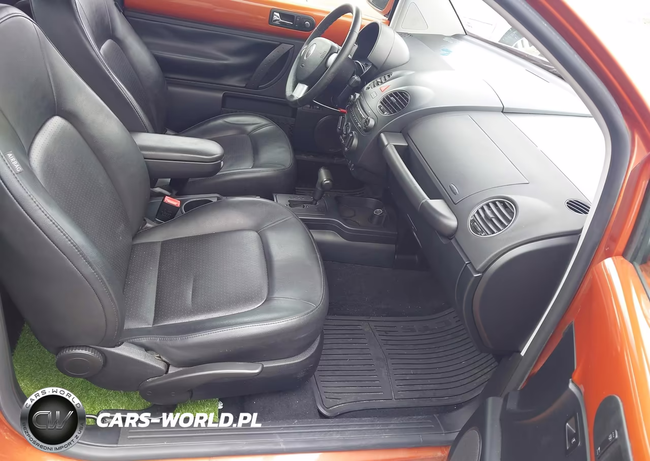 2010 Volkswagen New Beetle 2.5L Red Rock Edition VIN:3VWPG3AG7AM034634 - 5