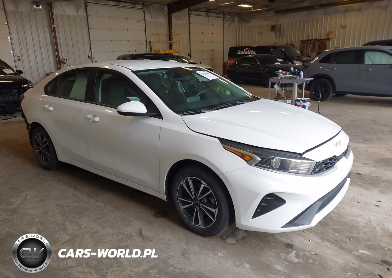 2024 Kia Forte Lxs – zdjęcie 1 z 16