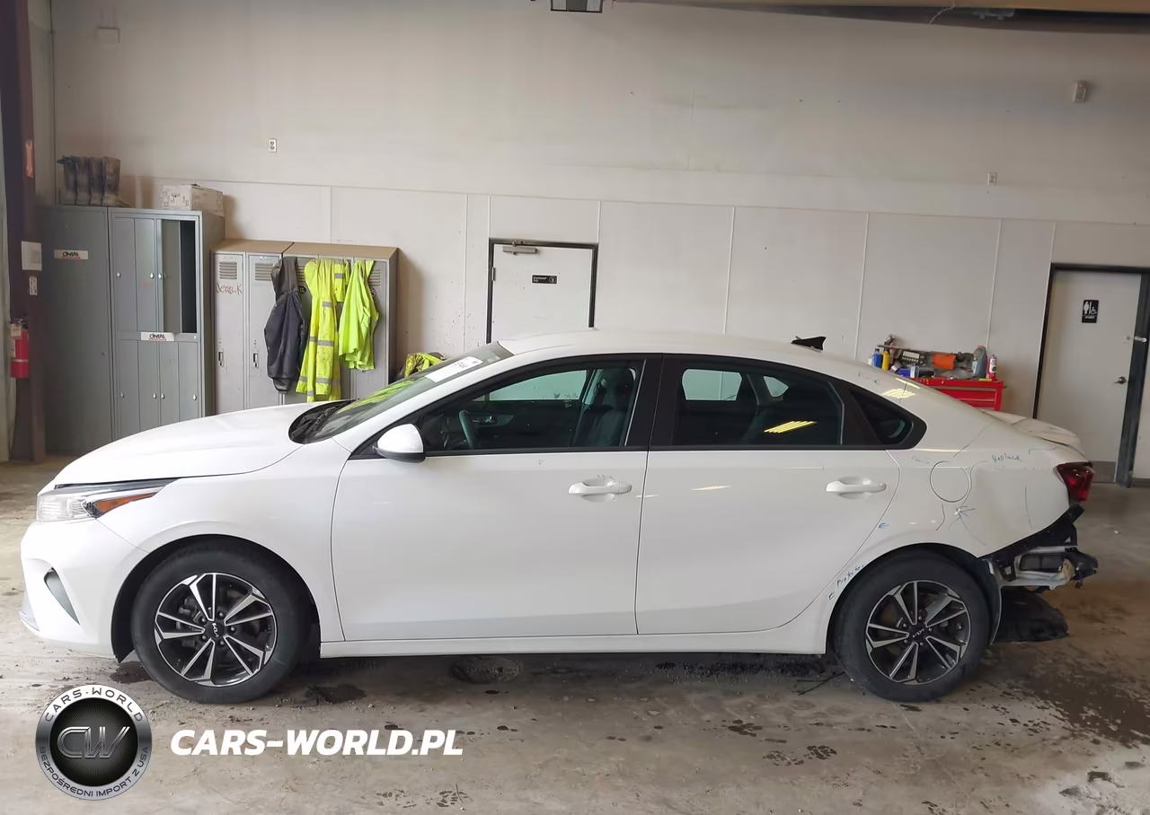2024 Kia Forte Lxs VIN:3KPF24AD0RE817289 - 14