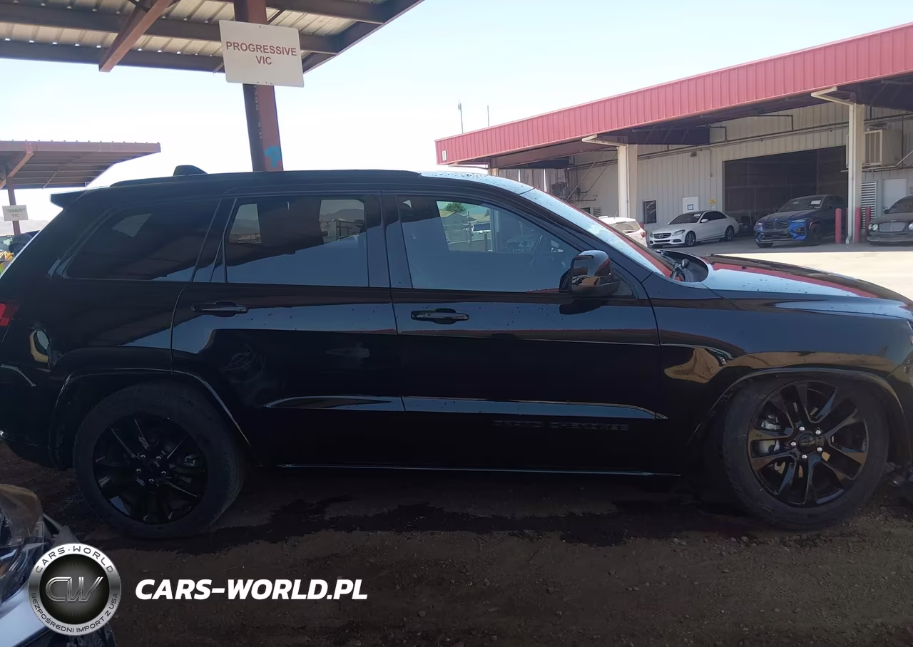 2018 Jeep Grand Cherokee Altitude 4X2 VIN:1C4RJEAG9JC511834 - 13